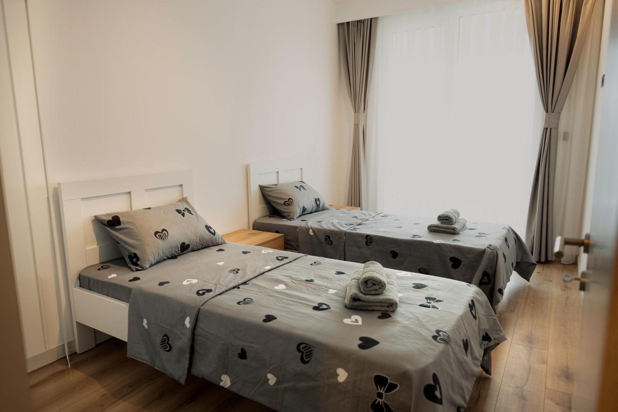 33Rd Floor Twin Apartments In Cevahir Sky City Complex With Pool, Spa, Fitness And Parking Included In Price Skopje Esterno foto