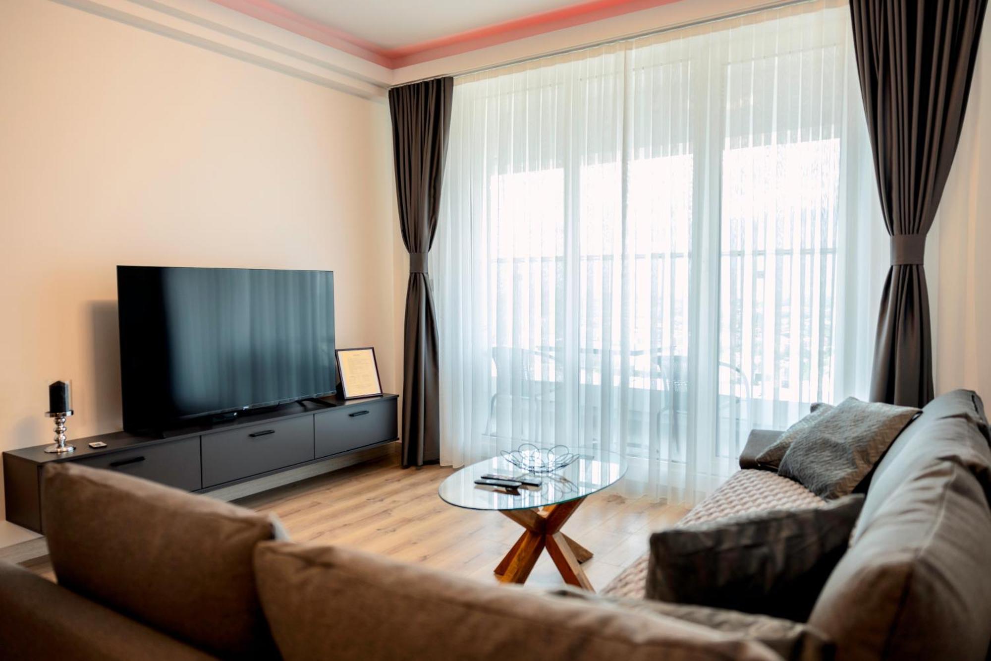 33Rd Floor Twin Apartments In Cevahir Sky City Complex With Pool, Spa, Fitness And Parking Included In Price Skopje Esterno foto