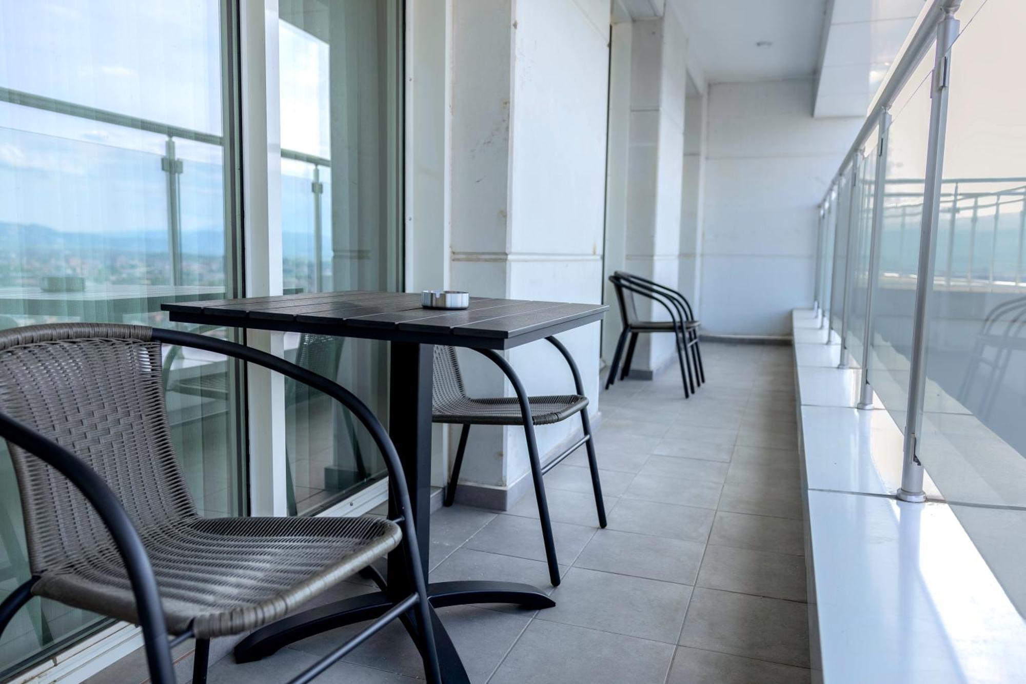 33Rd Floor Twin Apartments In Cevahir Sky City Complex With Pool, Spa, Fitness And Parking Included In Price Skopje Esterno foto